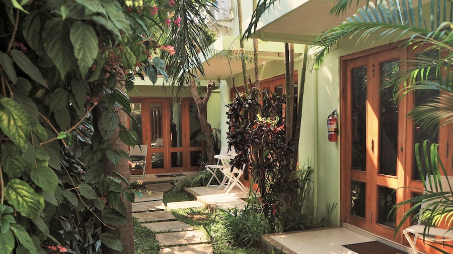 The Gecho Inn Town