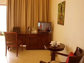 Premium bedding, minibar, in-room safe, desk - The Gecho Inn Town (Jepara)