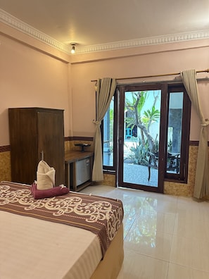 Deluxe Double Room | View from room - Jamess Bungalow (Gili Trawangan)