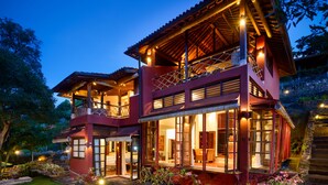 Villa Merak, 2 Bedrooms, Private Pool	 | 2 bedrooms, in-room safe, desk, iron/ironing board - Canang Sari Villa (Pecatu)