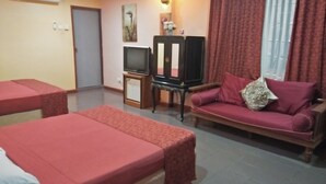 Family Room | Living room - Hotel DJ Palace (Lumut)
