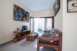 40-inch LED TV with satellite channels, TV