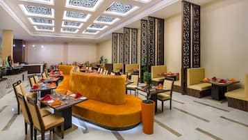 2 restaurants, breakfast, lunch, dinner served; international cuisine