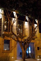 Fachada del alojamiento - Noche