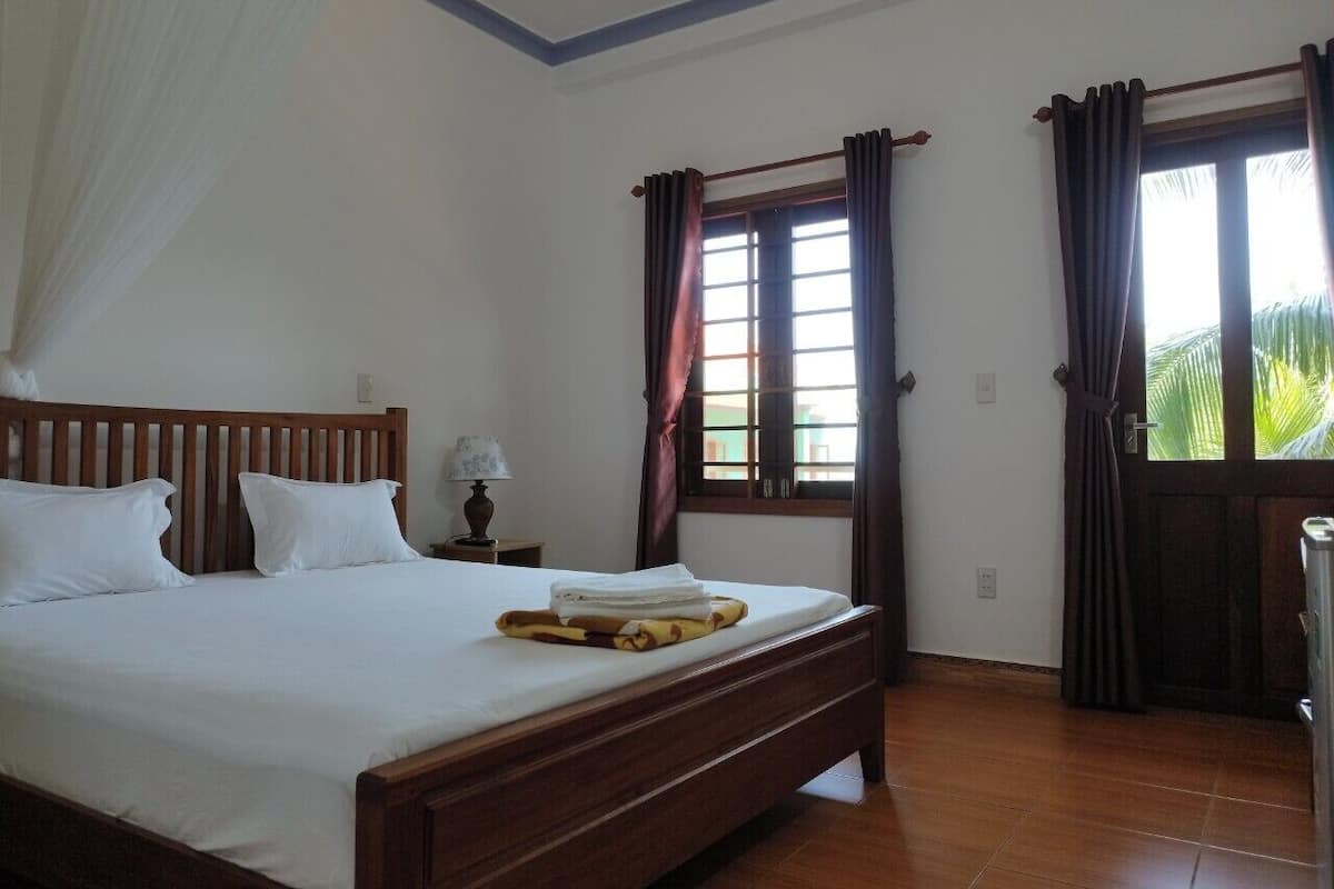 Frigobar, escrivaninha, Wi-Fi de cortesia, roupa de cama