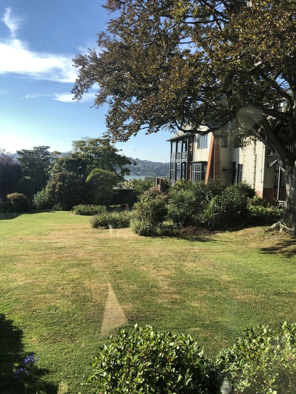 Three Bedroom Apartment | Garden view