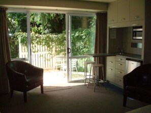 Living area - Heriot Lane City Apartments (Dunedin)