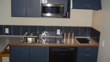 One Bedroom Apartment | Private kitchenette | Fridge, microwave, coffee/tea maker, electric kettle