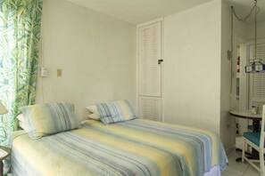 Standard Studio | WiFi - Sky View Beach Studio - Montego Bay Club (Montego Bay)