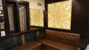 Lobby sitting area - Hotel City Park Plaza  (Chandigarh)
