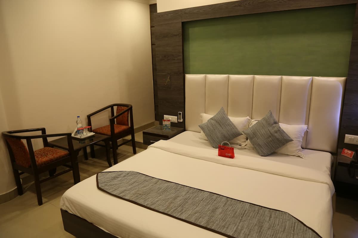 Chambre Standard Double ou avec lits jumeaux, 1 lit double, salle de bains privée
