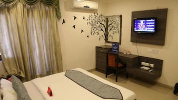 Standard Double or Twin Room, 1 Double Bed, Private Bathroom | In-room safe, desk, free WiFi