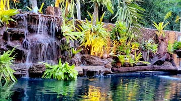 Villa, 6 Bedrooms | Living area