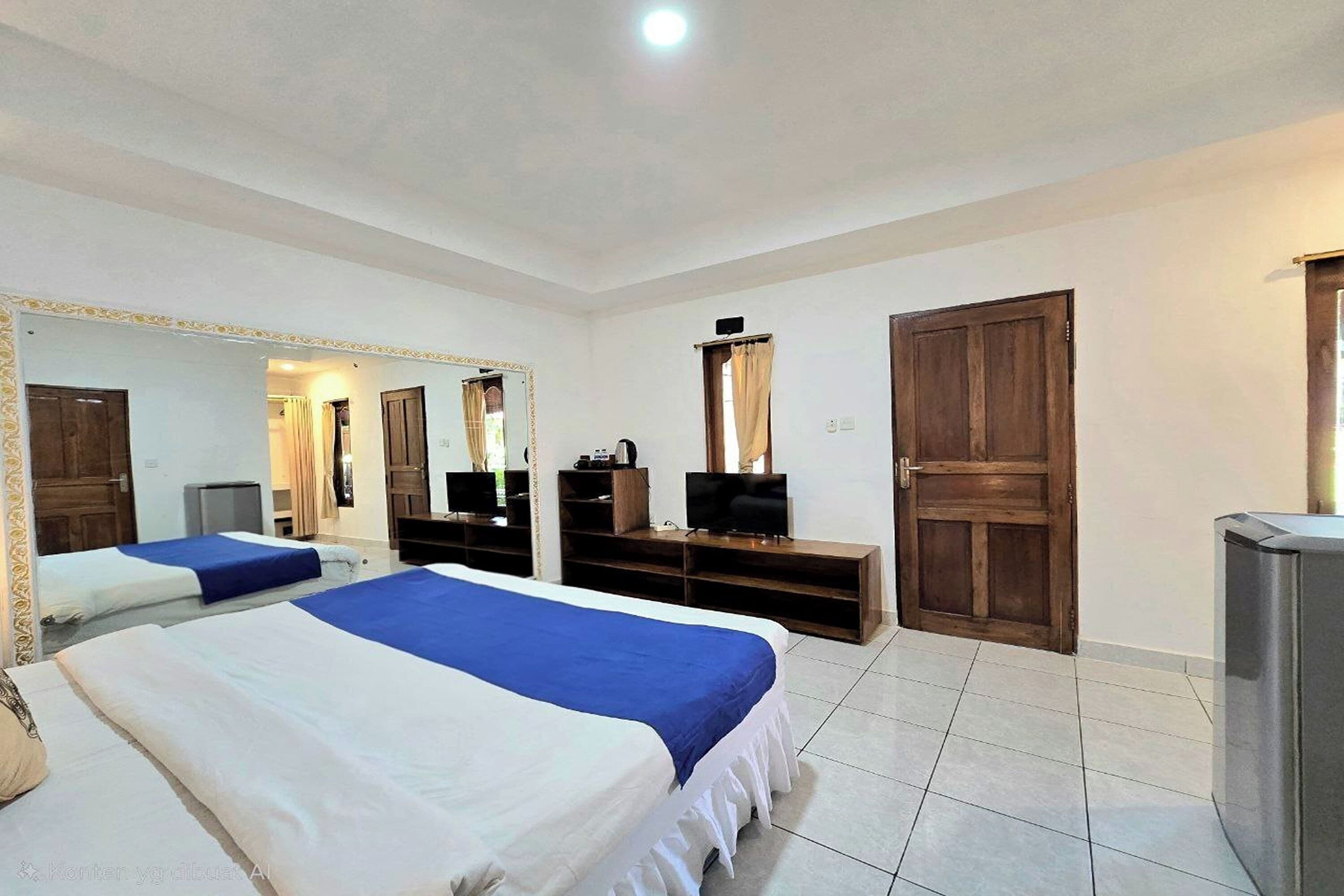 Superior Room with Shower | In-room safe, desk, free WiFi