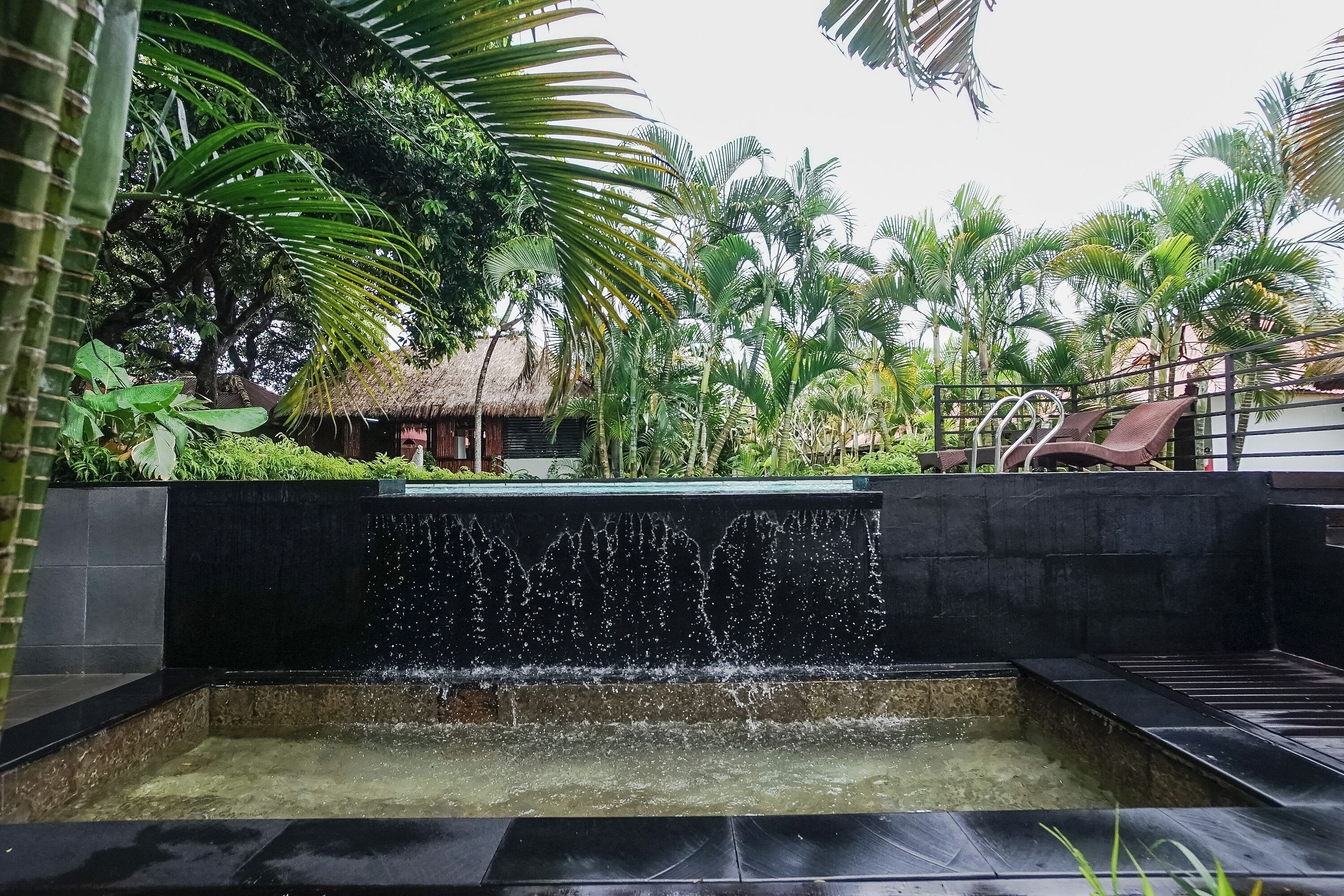 3 outdoor pools