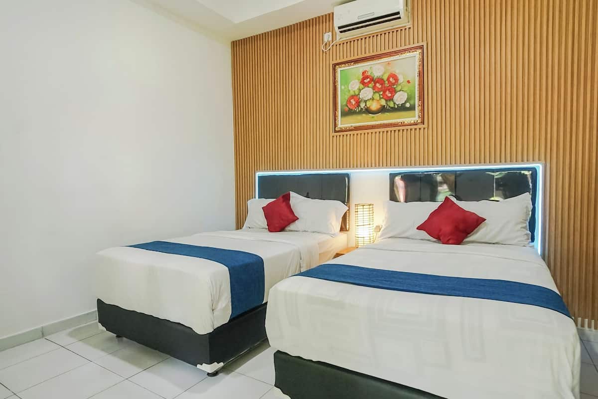 Deluxe kamer, 1 twee- of 2 eenpersoonsbedden | 1 slaapkamer, een kluis op de kamer, een bureau, gratis wifi