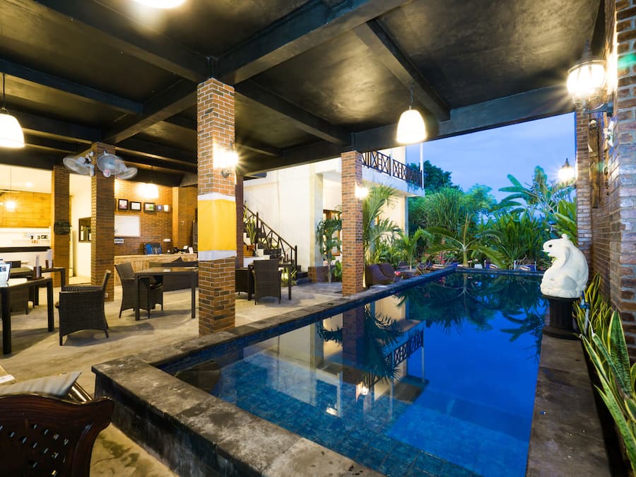 Outdoor pool, sun loungers