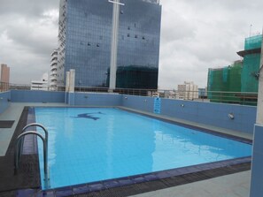 Rooftop pool - Colombo Apartments - Lower Bagathale (Colombo)
