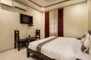 Chambre Standard Double ou avec lits jumeaux, 1 lit double, salle de bains privée
