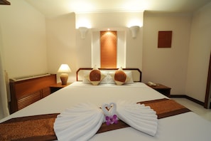 MIni Studio | Desk, blackout drapes, free WiFi - Marika Service Apartments (Pattaya)