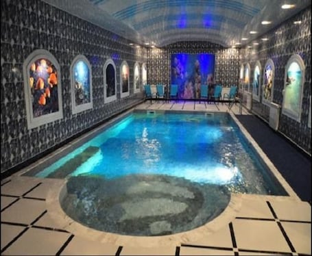 Indoor pool. Soltane Hotel