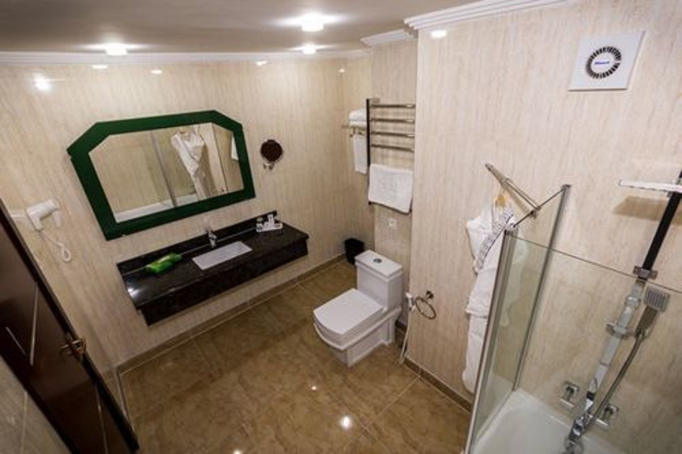 free toiletries, towels