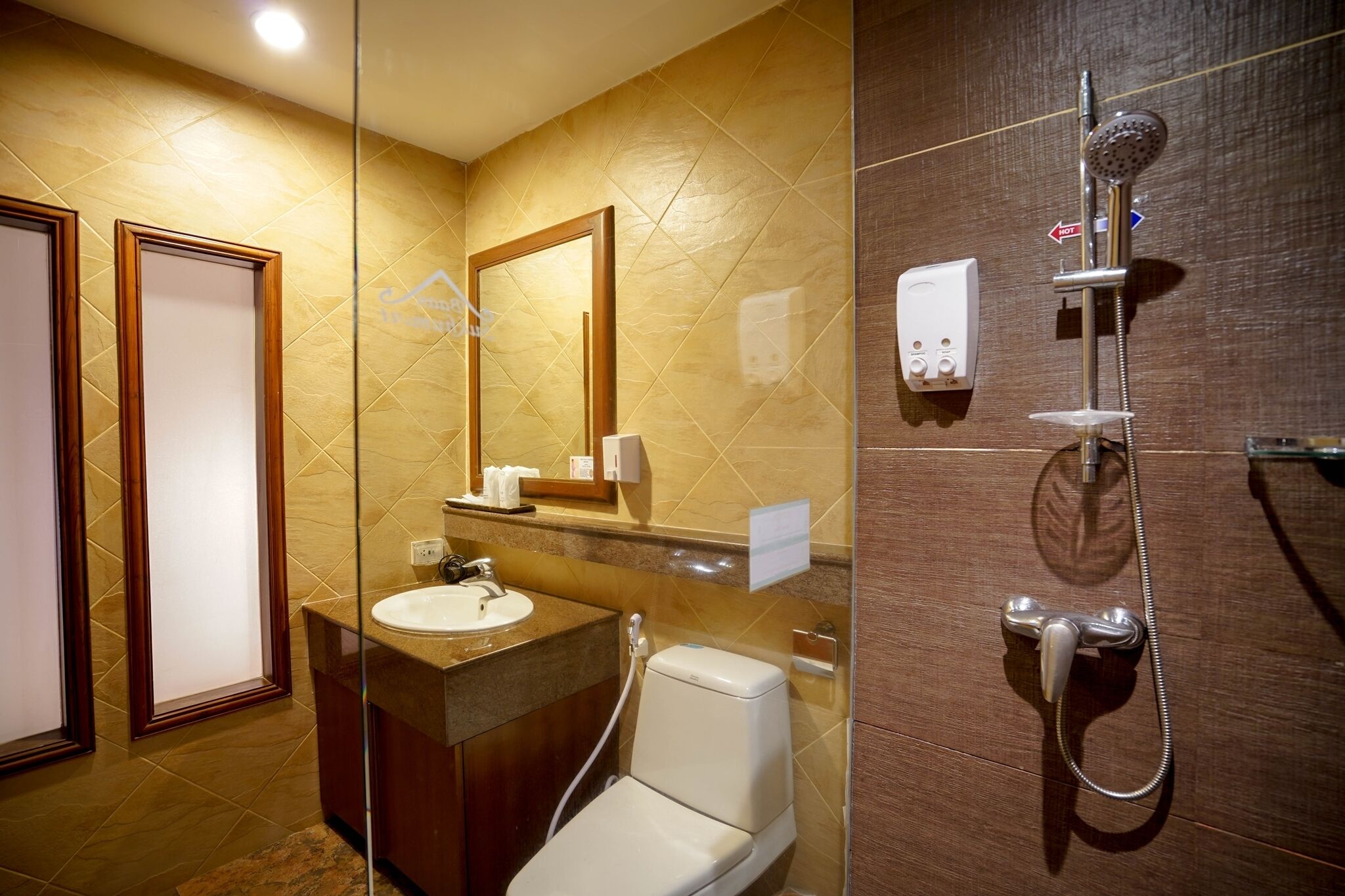 superior double room | bathroom | free toiletries, hair dryer, towels