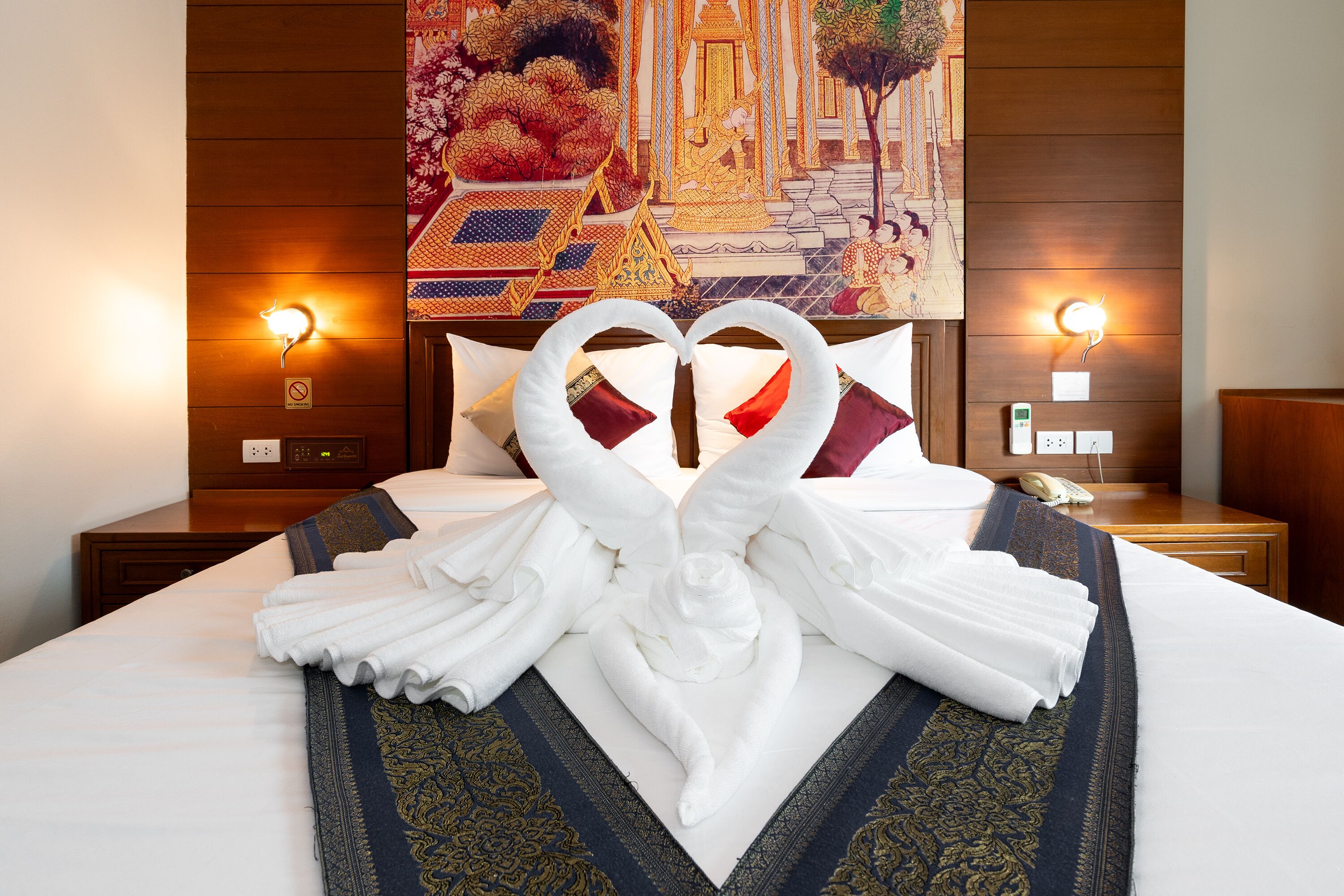 superior double room | 1 bedroom, minibar, in-room safe, desk