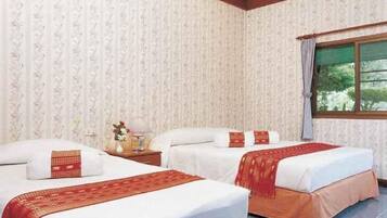 Minibar, in-room safe, free WiFi