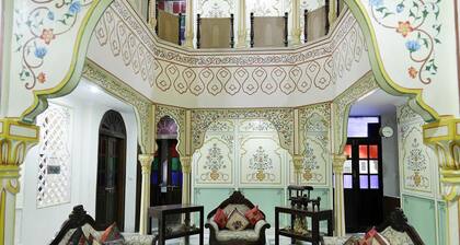 OYO Rooms Heritage Hawa Sadak