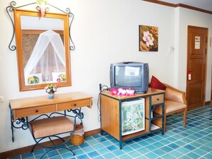 Deluxe-Zimmer | Zimmersafe, Schreibtisch, kostenloses WLAN, Bettwäsche