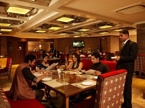 Restaurant - Palm Greens Club (Kheda)