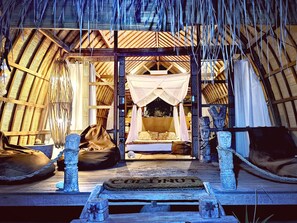 Terrace/patio - Coconut Garden Beach Resort (Maumere)