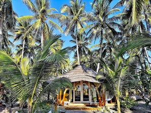 Frette Italian sheets, premium bedding, pillow-top beds, free WiFi