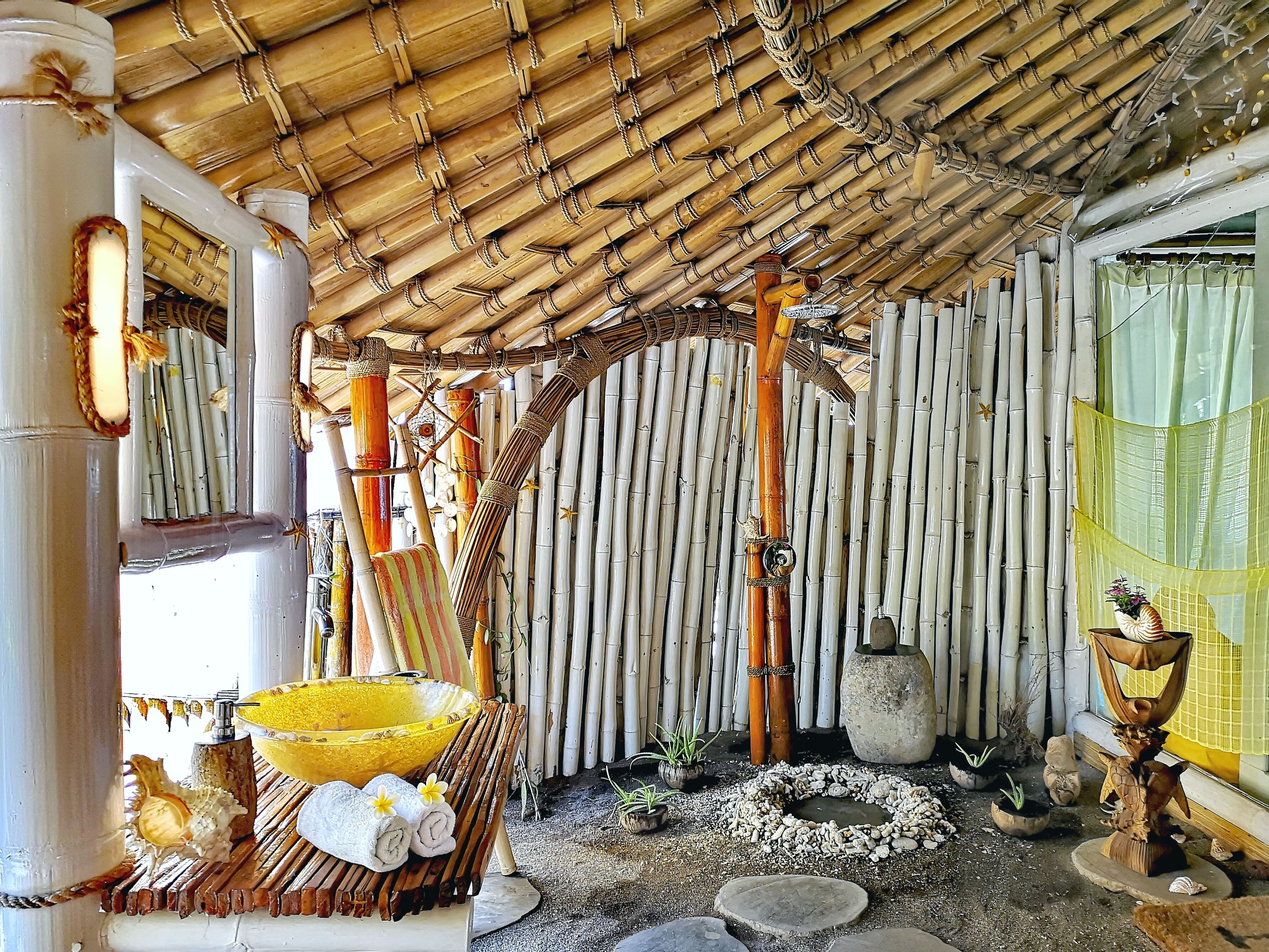 panoramic bungalow, oceanfront | bathroom sink