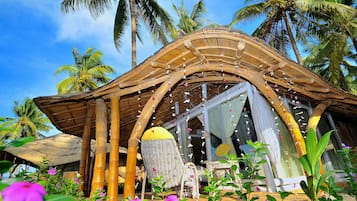 Panoramic Bungalow, Oceanfront | Terrace/patio