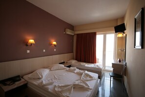 Free cribs/infant beds, rollaway beds, free WiFi - Dimitris Paritsa Hotel (Kos)