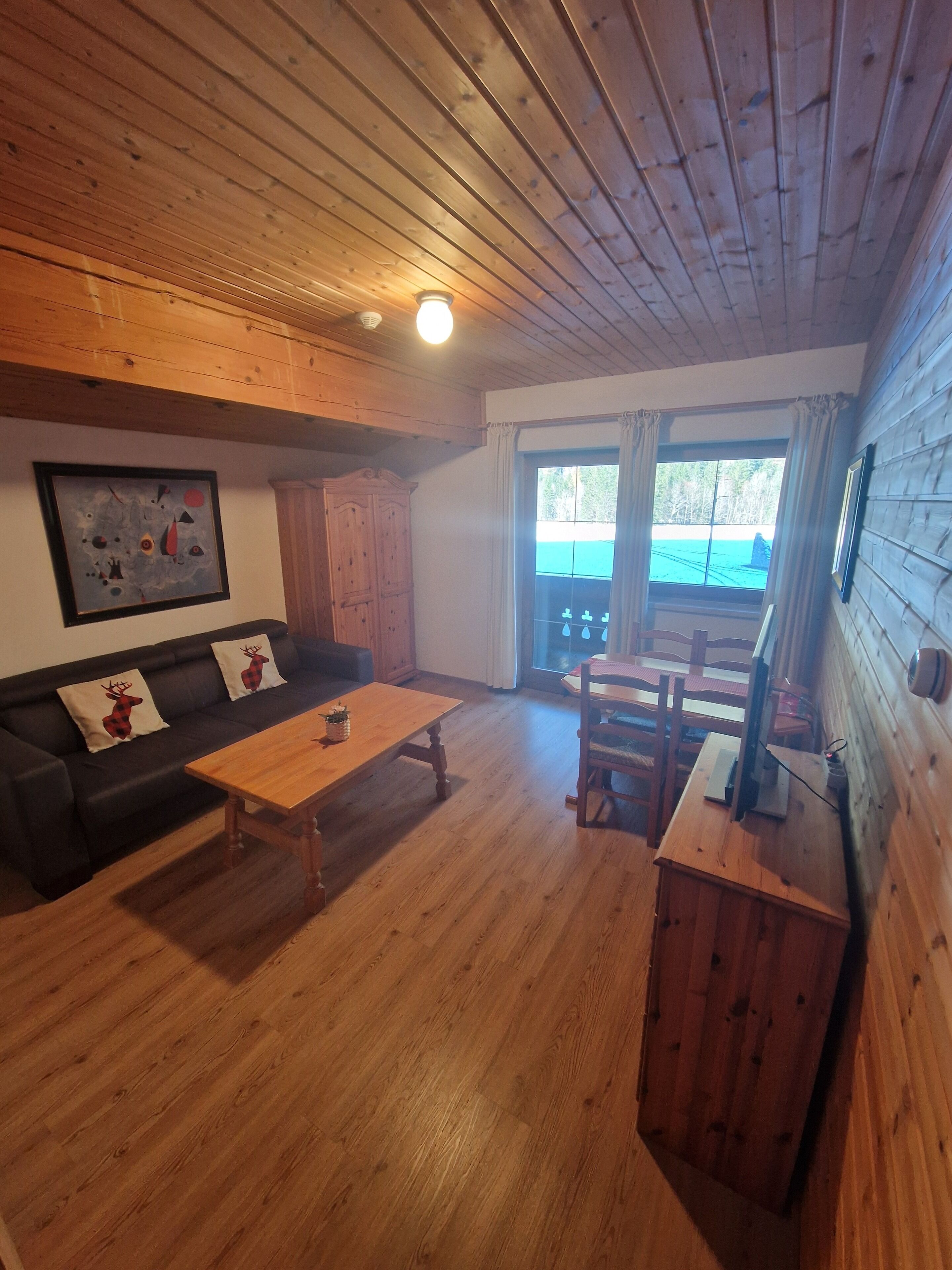 Apartment, Balcony (No.32) | Living area | 32-inch flat-screen TV with satellite channels, TV