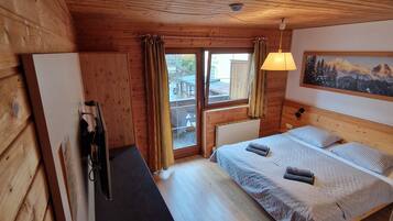 Habitación doble, balcón (No.26) | 1 dormitorio, wifi gratis, ropa de cama