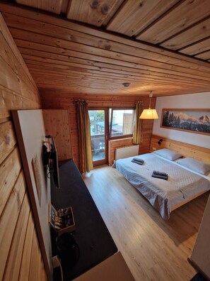 Habitación doble, balcón (No.26) | Wifi gratis y ropa de cama 