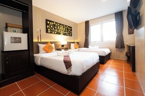 スタンダード ツインルーム | ミニバー、セーフティボックス (室内)、デスク、ベビーベッド (無料)