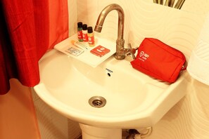 Chambre Standard Double ou avec lits jumeaux, 1 lit double, salle de bains privée | Salle de bain