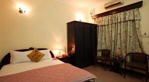 Phòng đôi Tiêu chuẩn | Minibar, bàn, truy cập Internet không dây miễn phí 