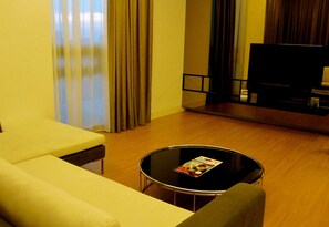 Premium bedding, in-room safe, desk, soundproofing - Ran Pacific Serviced Suites & Apartments (Kuala Lumpur)