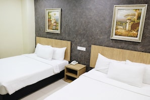 Family Quadruple Room | Desk, iron/ironing board, free WiFi - Era Plus Hotel (Seri Kembangan)