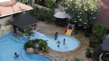 Outdoor pool, sun loungers