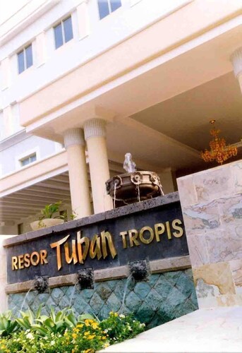 Resor Tuban Tropis