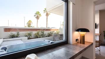Exclusive Suite, Outdoor Spa Bath | 1 chambre, literie hypoallergénique, coffres-forts dans les chambres