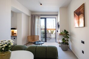 Exclusive Suite, Outdoor Spa Bath | Living area | 32-inch flat-screen TV with satellite channels, TV - Aristea Hotel Rethymnon (Rethymno)