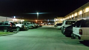 Exterior - Crossroads Inn & Suites (Victoria)